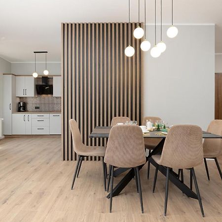 Karat Apartment โปเบียโรโว ภายนอก รูปภาพ