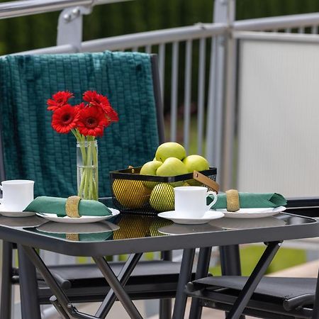 Karat Apartment โปเบียโรโว ภายนอก รูปภาพ