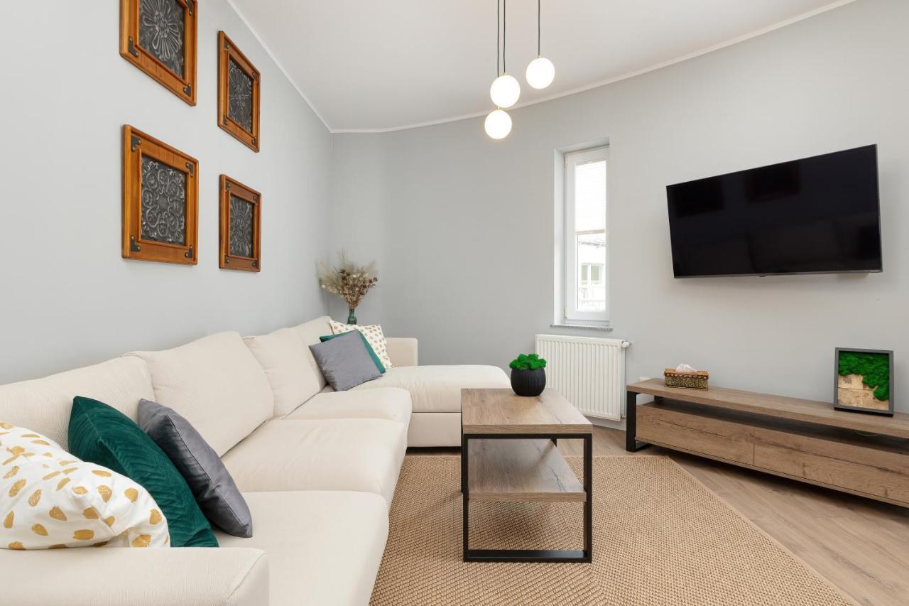 Karat Apartment โปเบียโรโว ภายนอก รูปภาพ