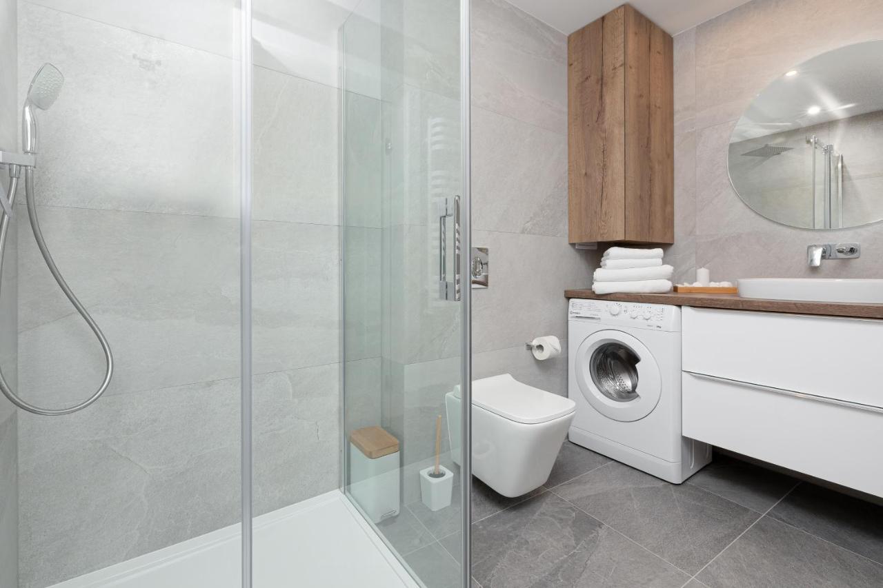 Karat Apartment โปเบียโรโว ภายนอก รูปภาพ